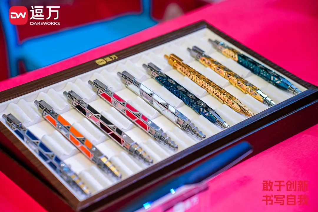 笔具焕新启新程 书写随心筑新意(图2) 笔具焕新启新程 书写随心筑新意(图2)